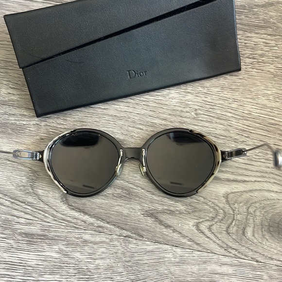 Christian Dior umbrage sunglasses - Picture 9 of 9